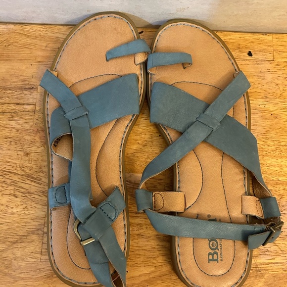 BORN Handcrafted Women's Blue and Tan Leather Sandals - Picture 1 of 5